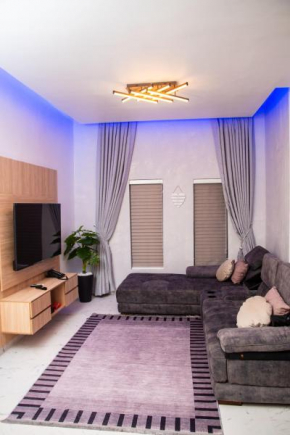 Pinewood Suite+ GYM+Snooker board. Rhodabode Nile